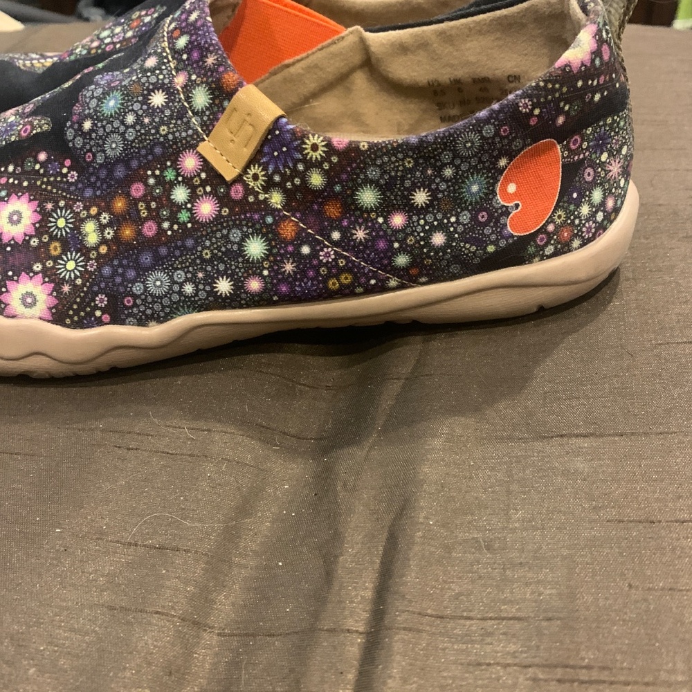 Uno Toledo l slip ons  “pray for goodness” - Picture 4 of 8